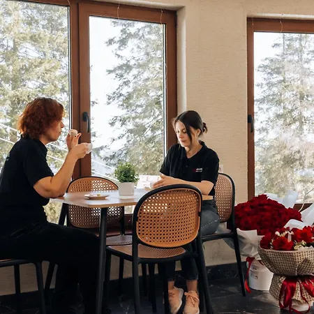 маріна Hotel Dragobrat