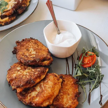 Hotel маріна *